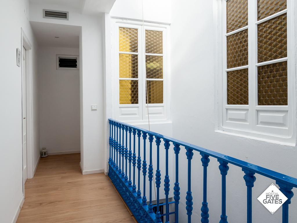 Hostal Five Gates Osuna Exterior foto